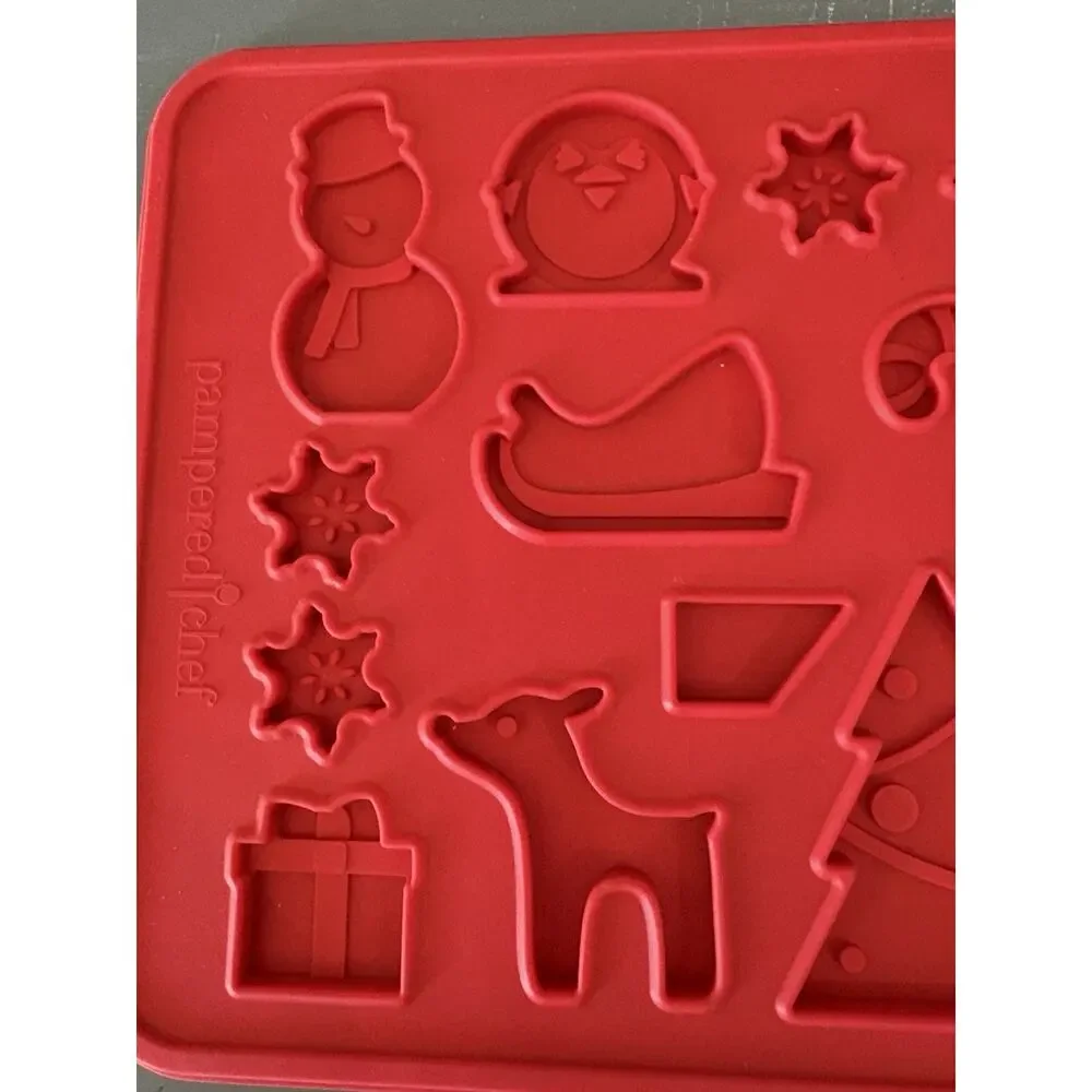 Pampered Chef Silicone Candy / Fondant Mold Christmas Holiday gingerbread house
